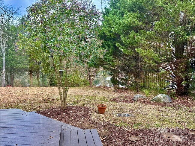 Building Photo - 126 Lake Davidson Cir