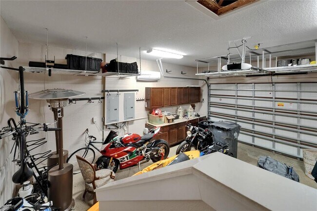 Building Photo - 6116 Lagomar Ln