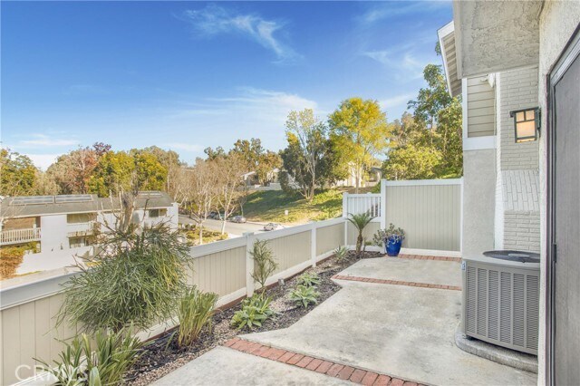 Building Photo - 26211 Las Flores