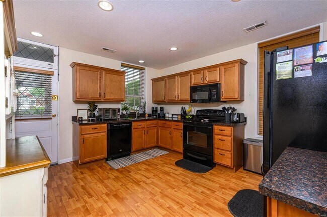 Building Photo - 4427 Neosho St