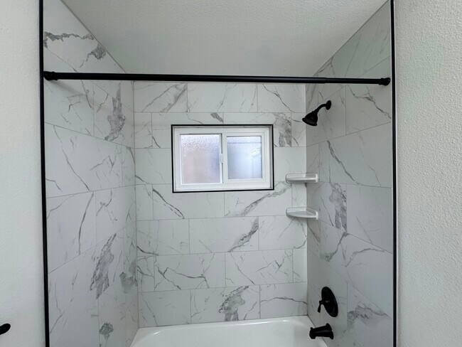 Building Photo - 2118 N Glenn Ave