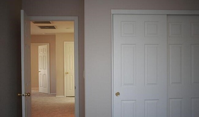 Building Photo - Southwest Area, Gated. 2 Story 3bd,2.5ba,2...