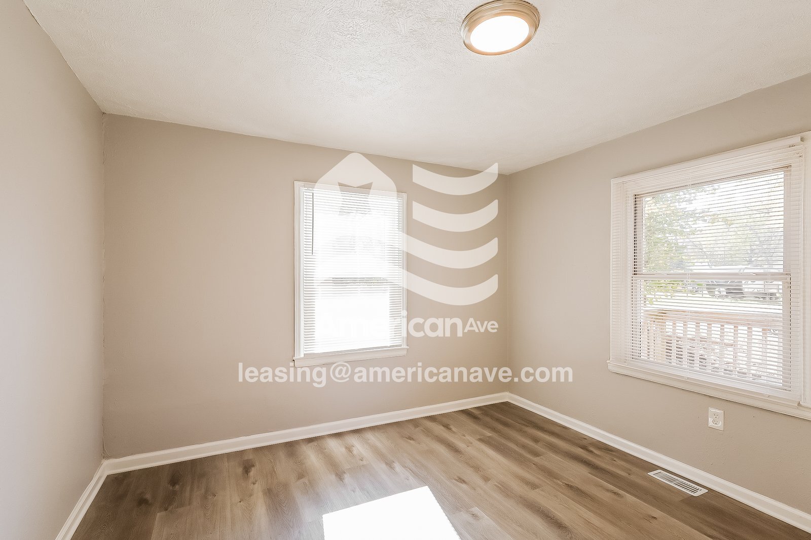 Building Photo - 3733 N Gladstone Ave