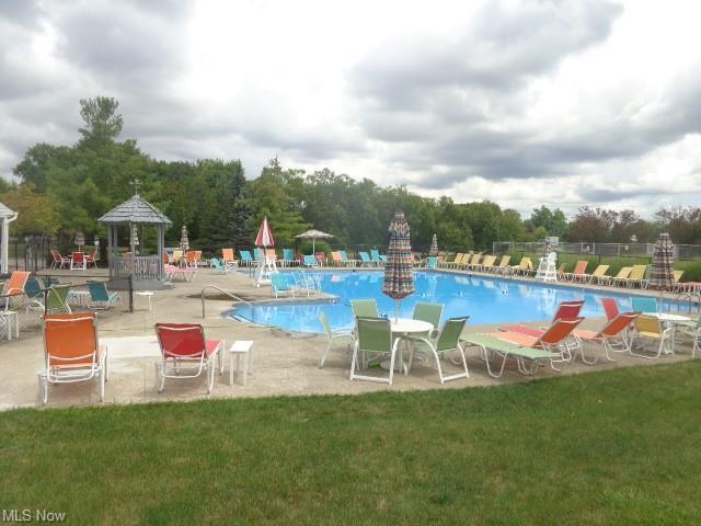 Building Photo - 8663 Scenicview Dr