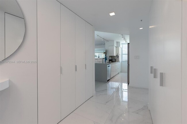 Building Photo - 90 Alton Rd