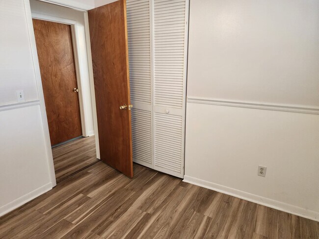 Building Photo - 14532 Knoll Ridge Dr