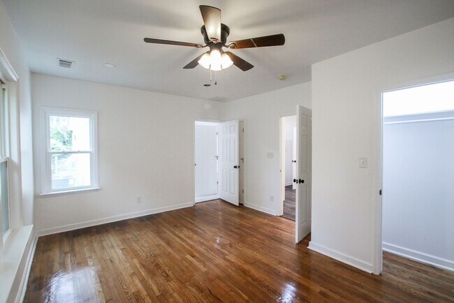 Building Photo - Spacious 4 Bedroom, 2.5 Bath Home in Savan...