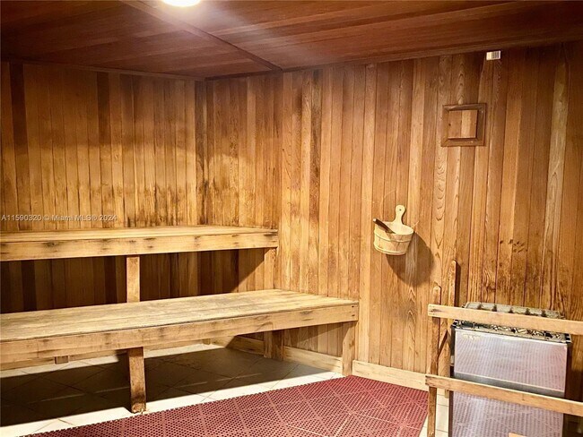 Building Photo - 253 NE 2nd St