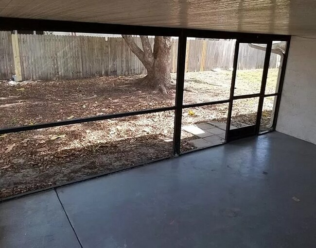 Building Photo - 3606 Blackhawk Dr