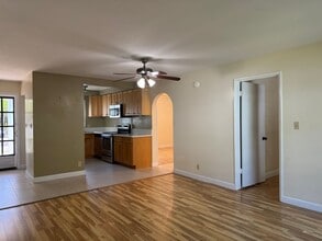 Building Photo - 2 bedroom 2 bath condo located in Hokulani in Kailua