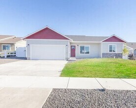 Building Photo - Beautiful One-Level House in New Neighborhood