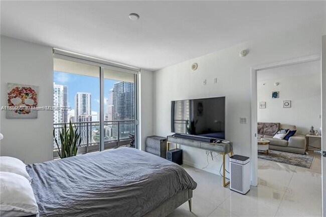 Building Photo - 92 SW 3rd St