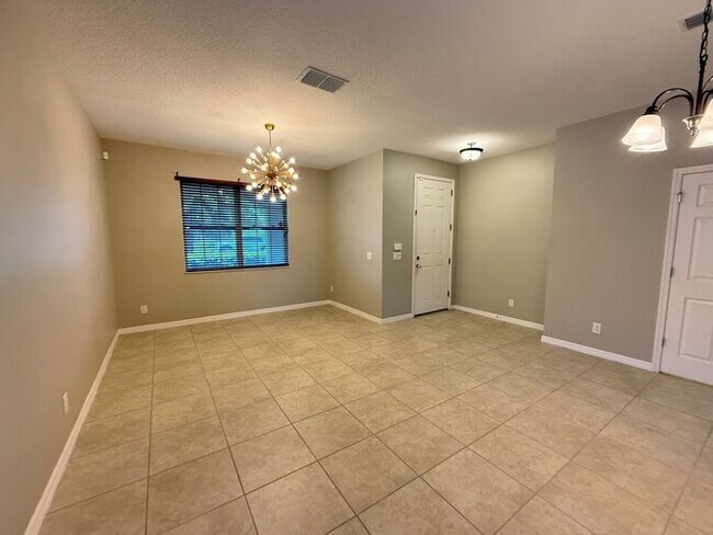 Building Photo - 5/3 Near Clermont -$500 OFF THE FIRST MONTH'S RENT