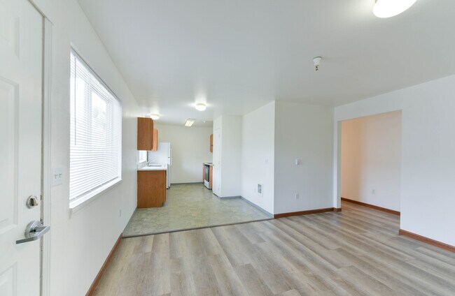 Building Photo - 240 Baker St