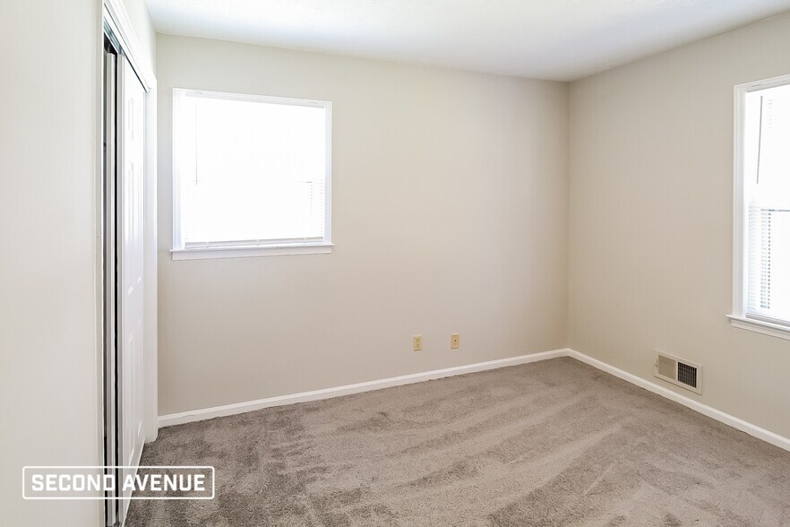 Building Photo - 721 Bluebird Dr SE