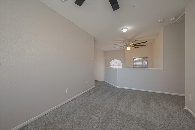 Building Photo - 2323 Pine Cone Dr