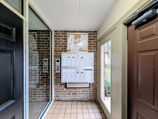 Building Photo - 234 E Bailey Rd