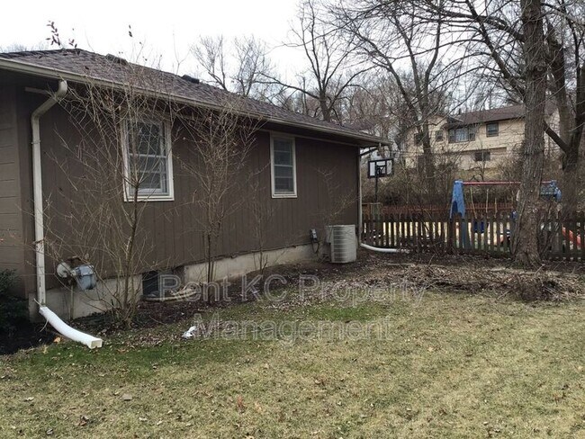 Building Photo - 5034 Hawthorne Ave