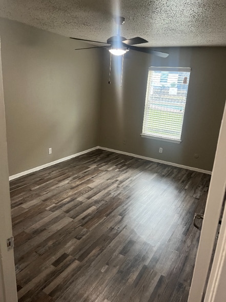 Building Photo - 531 Bedford Rd