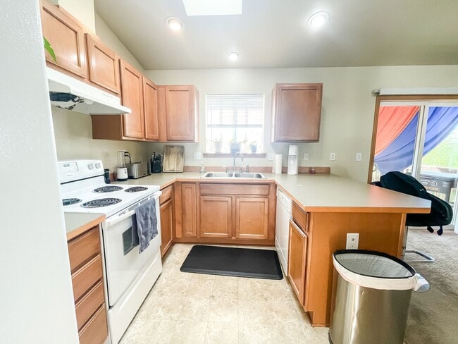 Building Photo - 3 Bedroom Arlington Home