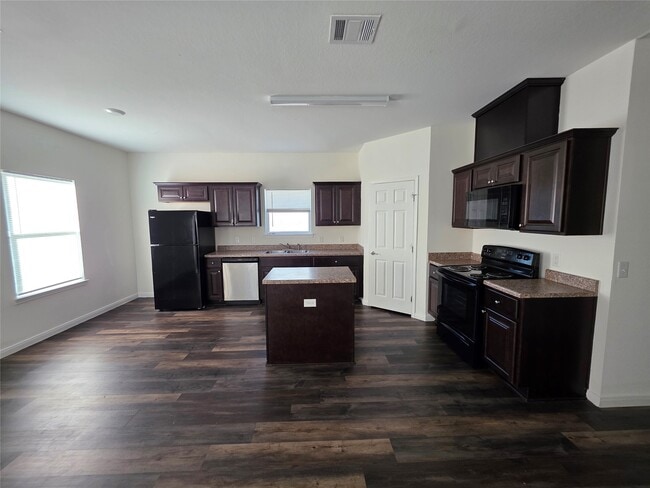 Building Photo - 6119 Lacey Oak Dr