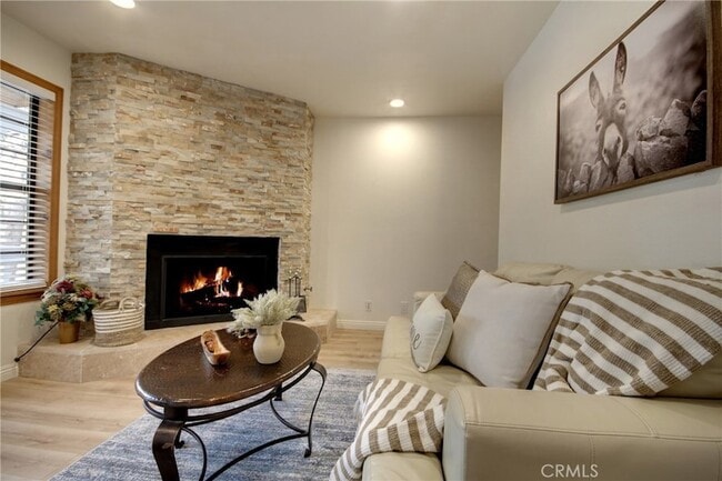 Building Photo - 430 E Country Club Blvd