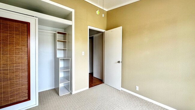Building Photo - 2 BED/2 BATH/2 PRKG + Washer/Dryer INSIDE ...
