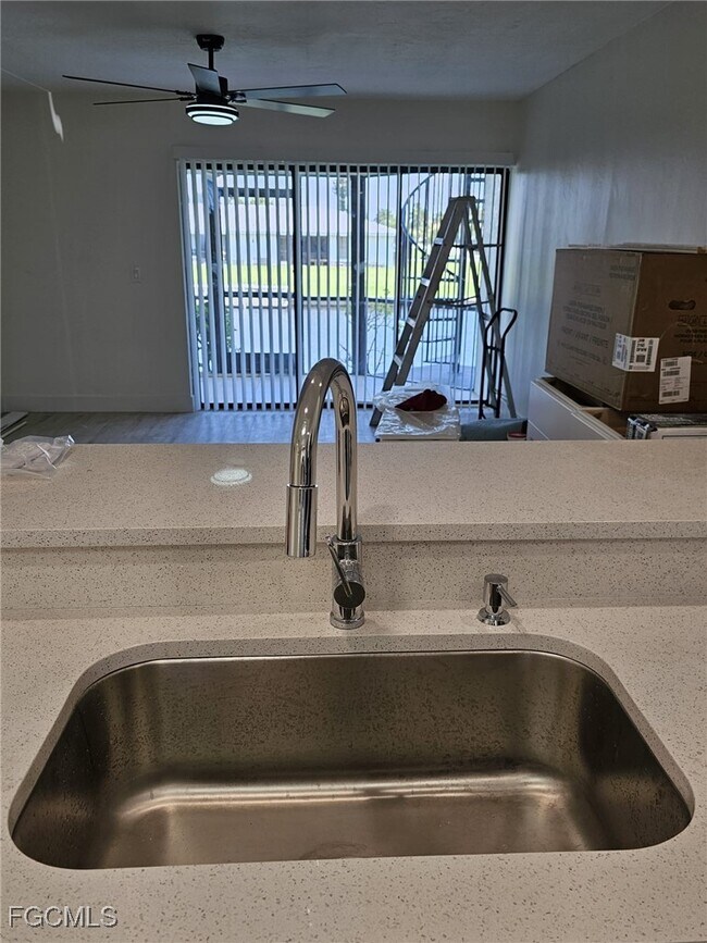 Building Photo - 521 SW 47th Terrace