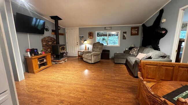 Building Photo - 39210 N Ponderosa Ln