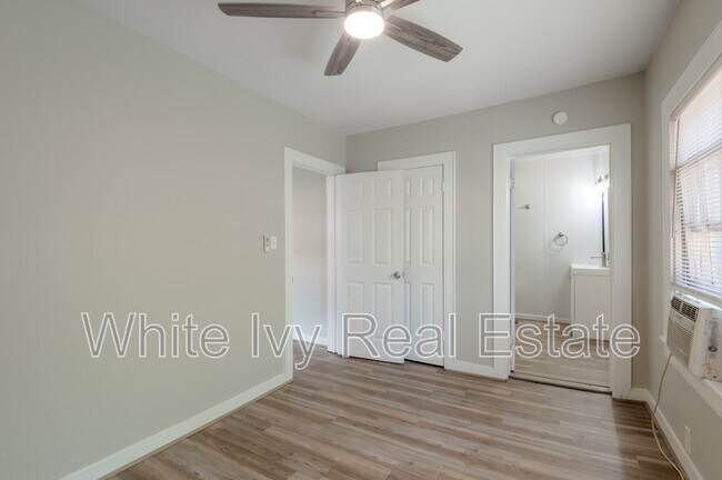 Building Photo - 811 Sam Houston