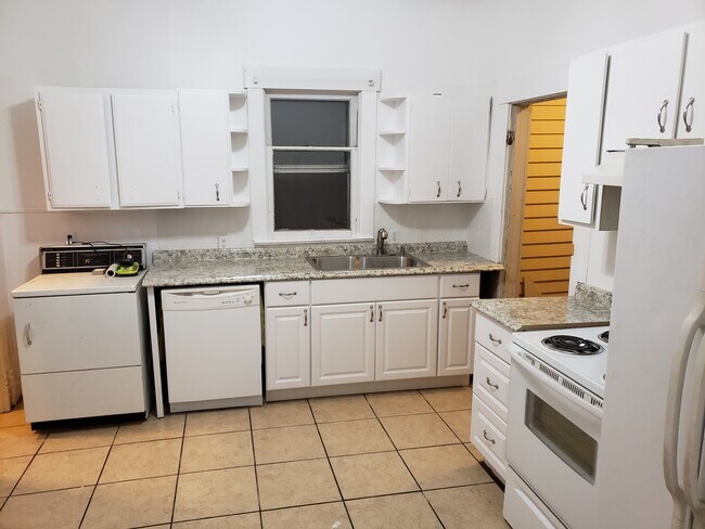 Building Photo - 1227 Pleasent Acres Dr.