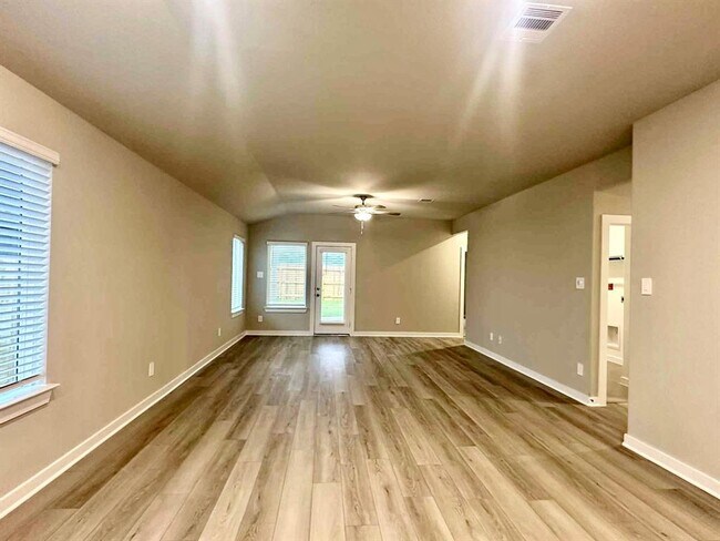 Building Photo - 6603 Kentfield Dr
