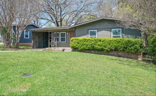 Primary Photo - Updated 3 Bed / 1 Bath Home for Rent