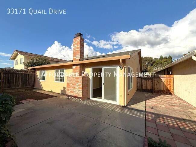 Building Photo - 33171 Quail Dr