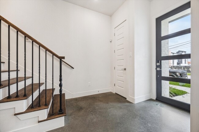 Building Photo - 1120 Ennis St