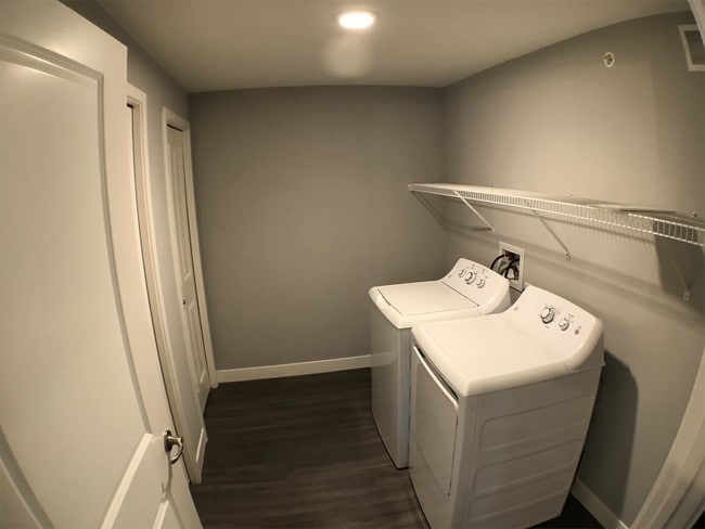 Building Photo - 1655 McCleary Ln