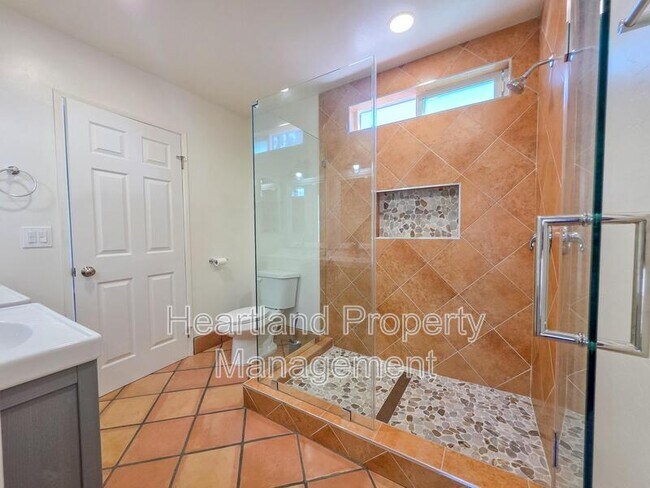 Building Photo - 3326 Orchard Hill Rd