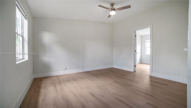 Building Photo - 720 NW 4th Ave