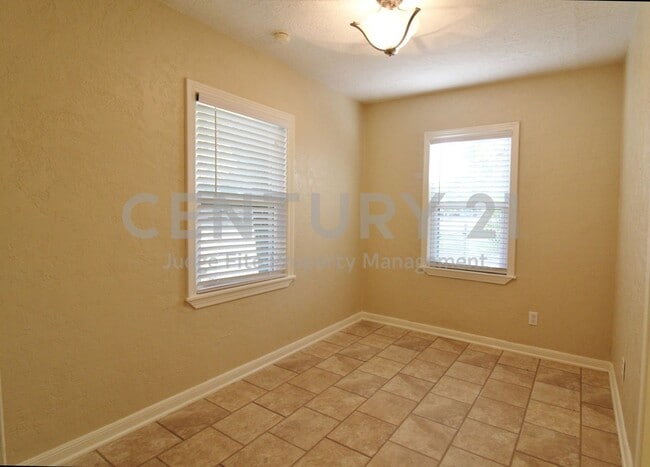 Building Photo - Charming 3/1/1 in Castleberry ISD For Rent!