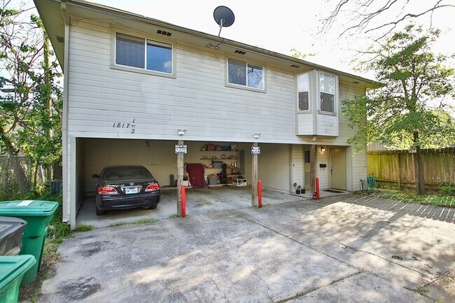 Building Photo - 1817.5 Sul Ross St