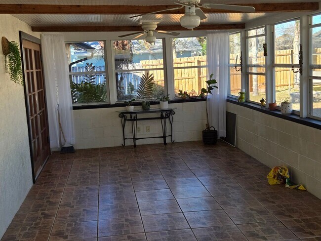 Building Photo - Beautful Home