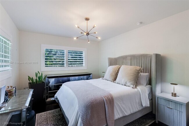 Building Photo - 1545 Siena Ave