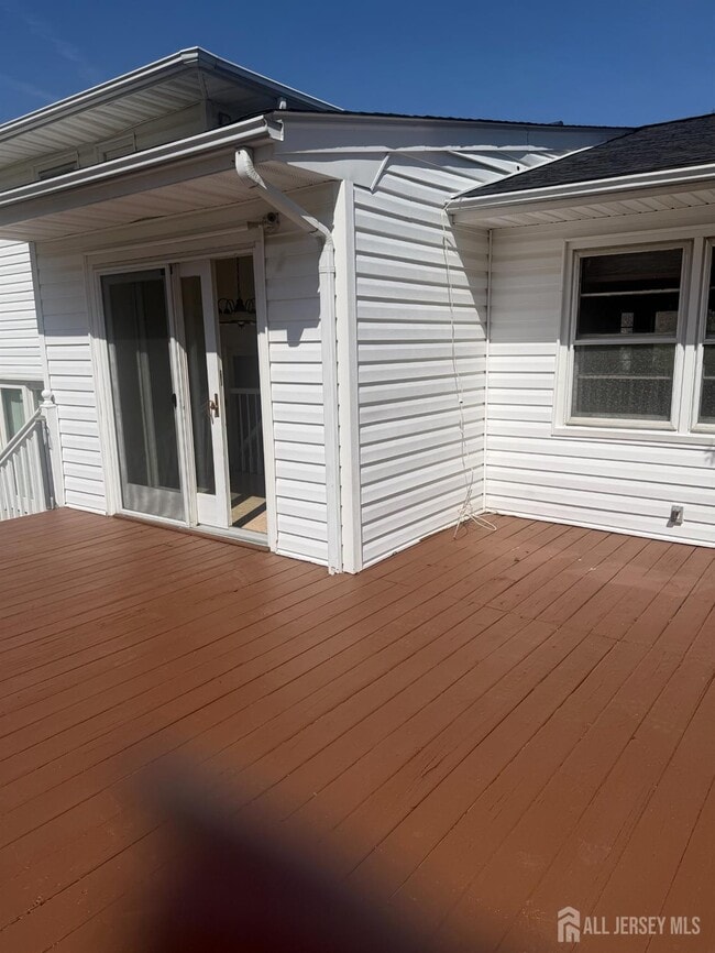 Building Photo - 13 Oakwood Dr