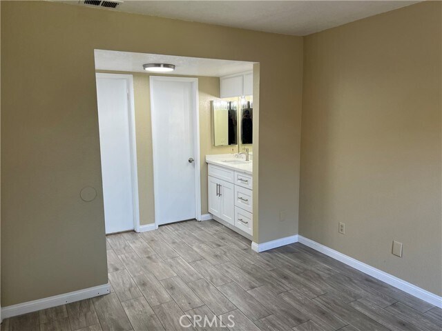 Building Photo - 3663 Country Oaks Loop