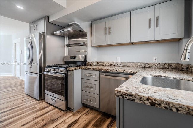 Building Photo - 2383 Flamingo Dr