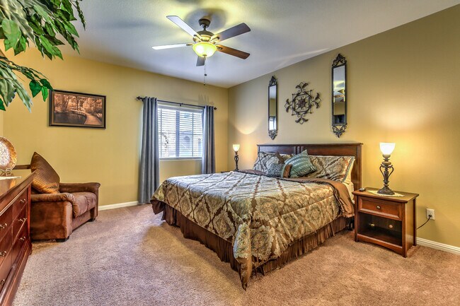 Master Bedroom - 10525 Autumn Pine Ave