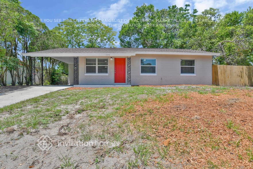 Building Photo - 1504 Pine Lake Rd