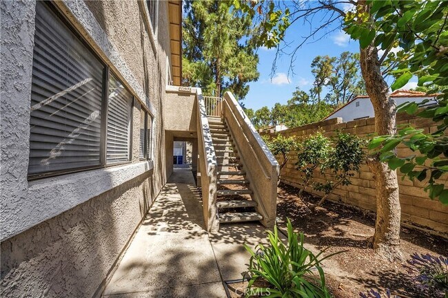 Building Photo - 1631 Charterwood Ct