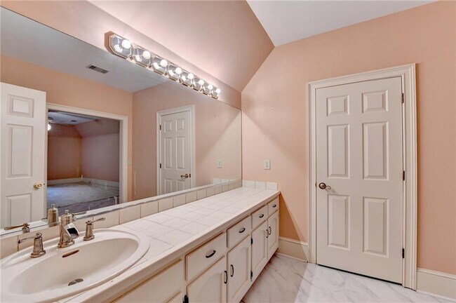 Building Photo - 1000 Grayson Pkwy