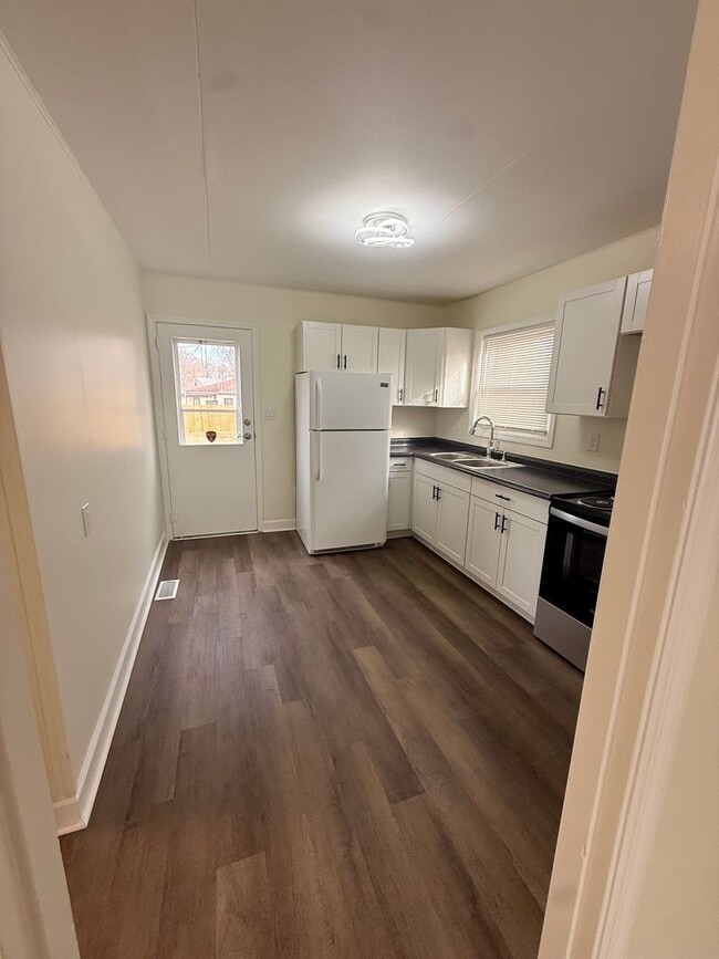 Building Photo - 2004 Wilmington Ave